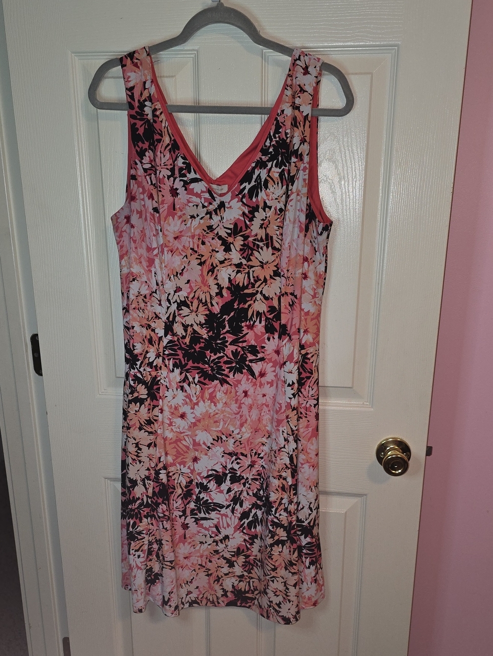 Pink Floral V-Neck Midi‎ Dress
